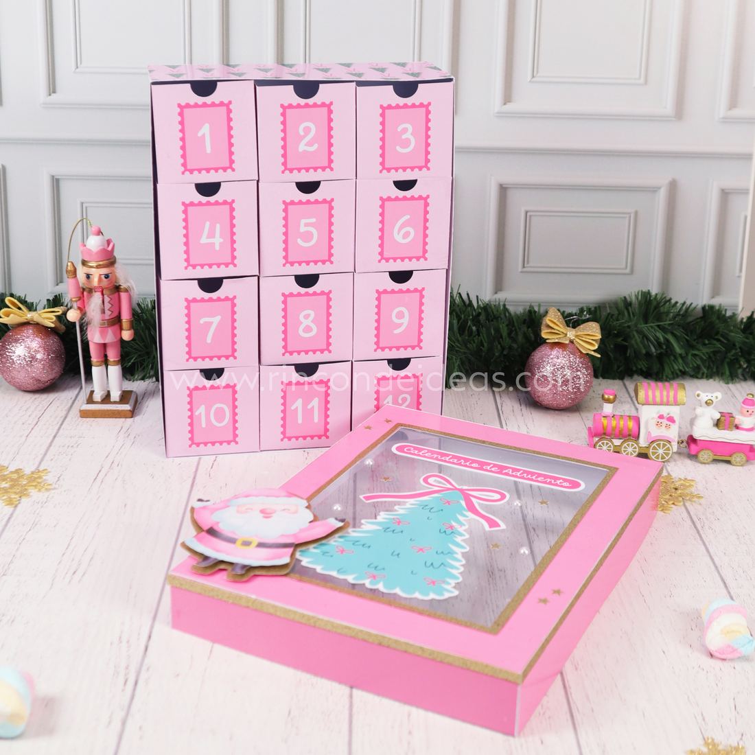 Calendario de Adviento con cajas: módulo de 12 cajitas numeradas con estampilla y tapa con ventana adelante · Masterclass de Navidad 2026