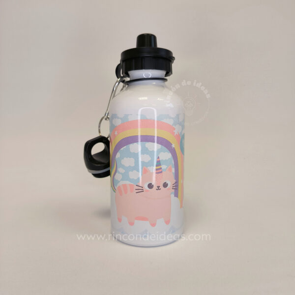 Botella de aluminio blanca con tapa negra sublimada con gatito unicornio · Curso de Sublimación