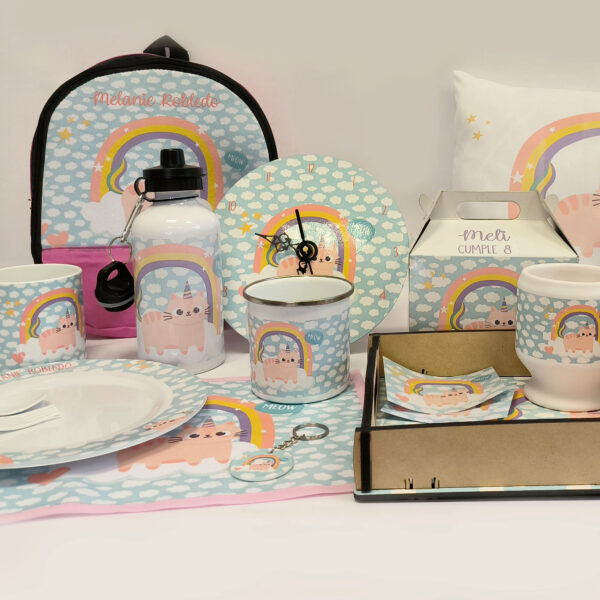 Kit completo sublimado: mochila, reloj, botella, taza y bandeja de gatito unicornio · Curso de Sublimación