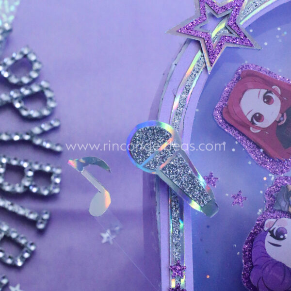 Topper shaker lila con micrófono de strass y nota musical · Masterclass de calendarios de adviento, esferas y topper